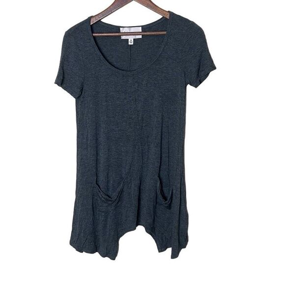 Philosophy Curved Hem Stretch Top - Picture 1 of 8